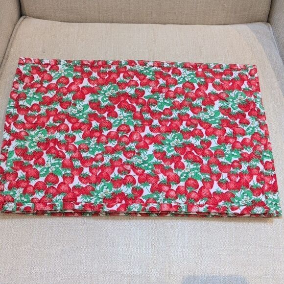 Vintage Hand Stitched Quilted Strawberry Placemats Set of 4 - Picture 2 of 12
